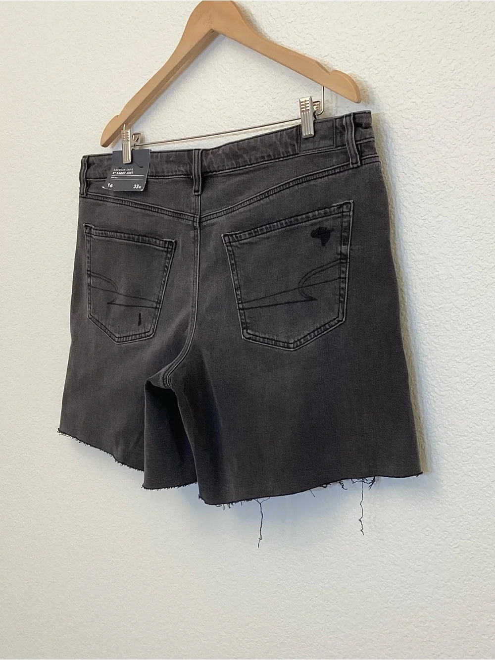 American Eagle 16 NWT Baggy Denim 8” Jort Women’s Faded Black Stretch 2025